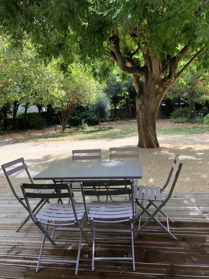 Au Rez De Jardin Hotel Cholet Exterior photo